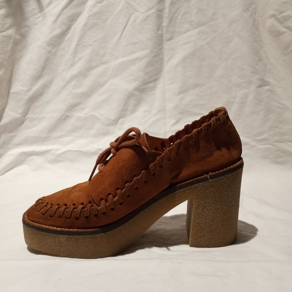 MIISTA Cognac Suede Heeled Platform Oxfords w/Whip Stitching Detail Gum … - Picture 2 of 8